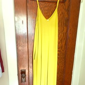 Bright yellow/green long maxi w/pockets